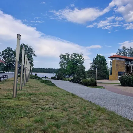 Przytulny Domek Nad Jeziorem Lejlighed
