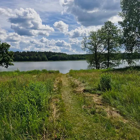 Przytulny Domek Nad Jeziorem