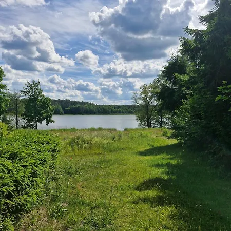 Przytulny Domek Nad Jeziorem Lejlighed *