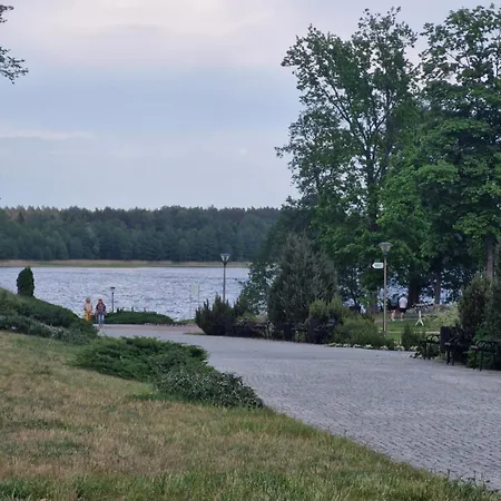 Przytulny Domek Nad Jeziorem