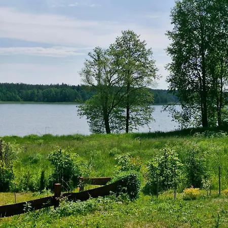 Przytulny Domek Nad Jeziorem *